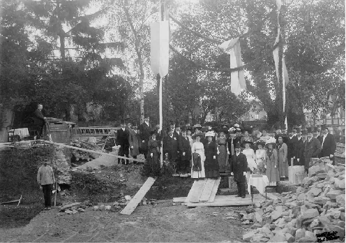 Gruppenfoto bei der Grundsteinlegung des Logenhauses 1910