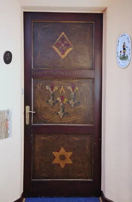 Die originale Tempeltür von 1911 im Inneren des Logenhauses